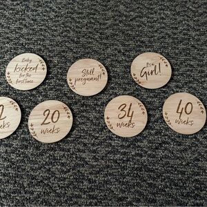 Wooden Pregnancy Milestone Discs